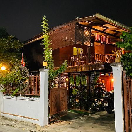 Banthai Guesthouse Phetchaburi Esterno foto