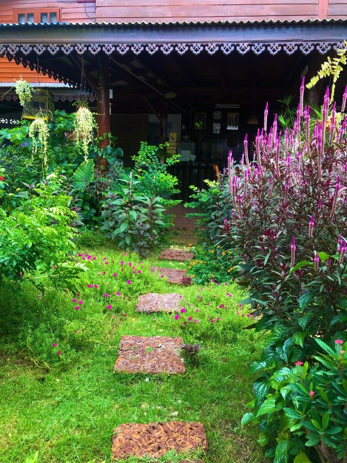 Banthai Guesthouse Phetchaburi Esterno foto