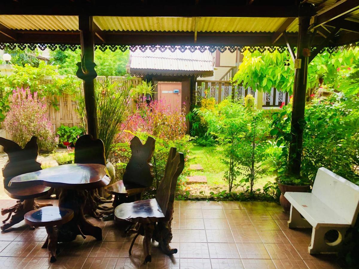 Banthai Guesthouse Phetchaburi Esterno foto