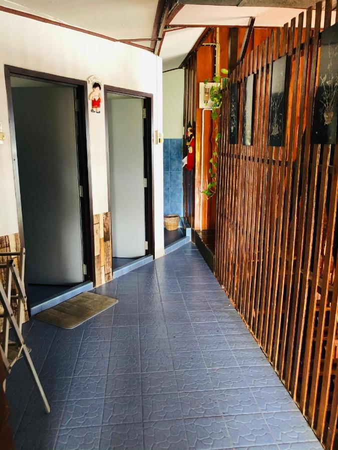 Banthai Guesthouse Phetchaburi Esterno foto
