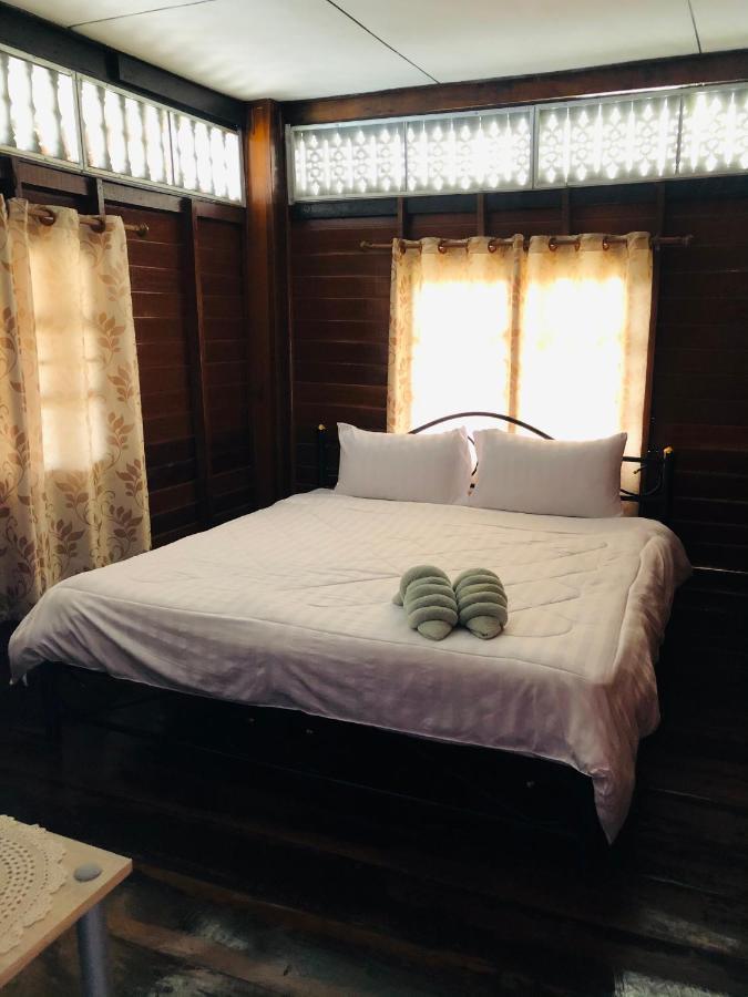 Banthai Guesthouse Phetchaburi Esterno foto