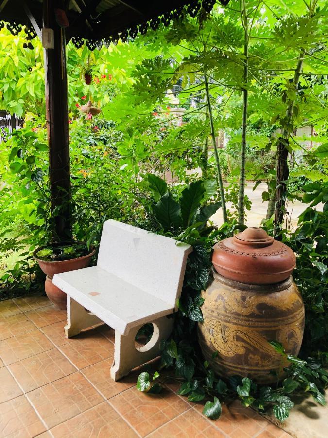 Banthai Guesthouse Phetchaburi Esterno foto