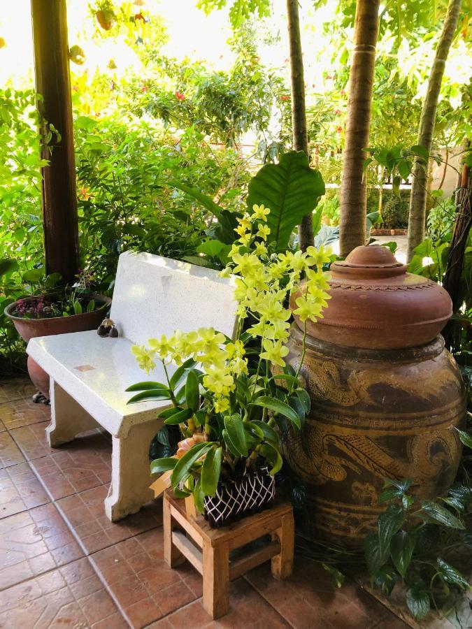 Banthai Guesthouse Phetchaburi Esterno foto