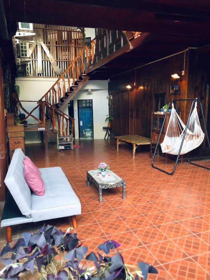 Banthai Guesthouse Phetchaburi Esterno foto