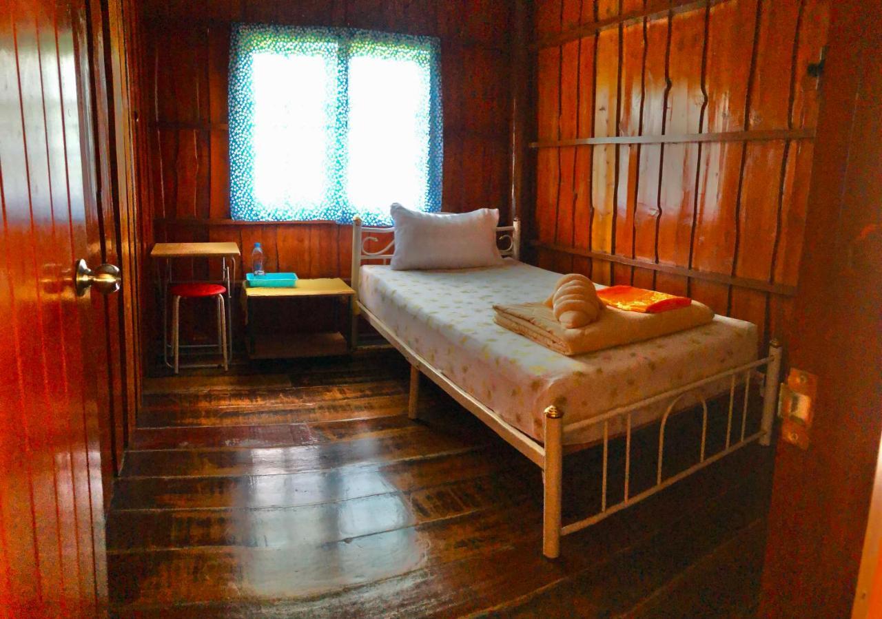 Banthai Guesthouse Phetchaburi Esterno foto