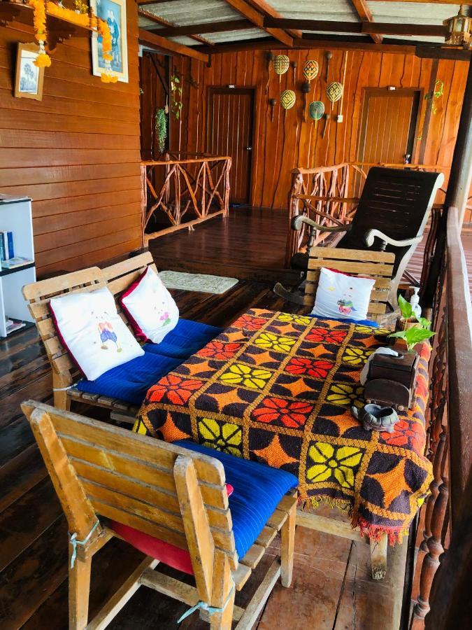 Banthai Guesthouse Phetchaburi Esterno foto
