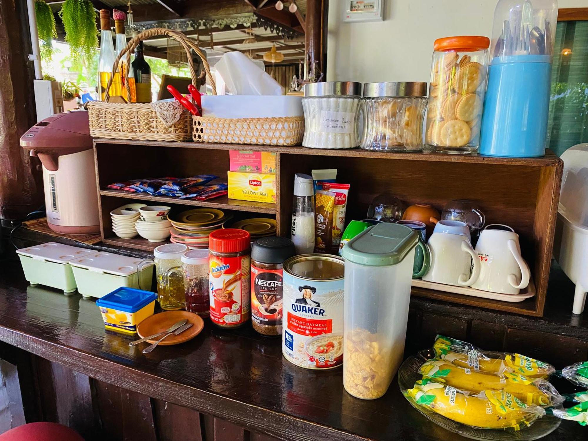 Banthai Guesthouse Phetchaburi Esterno foto
