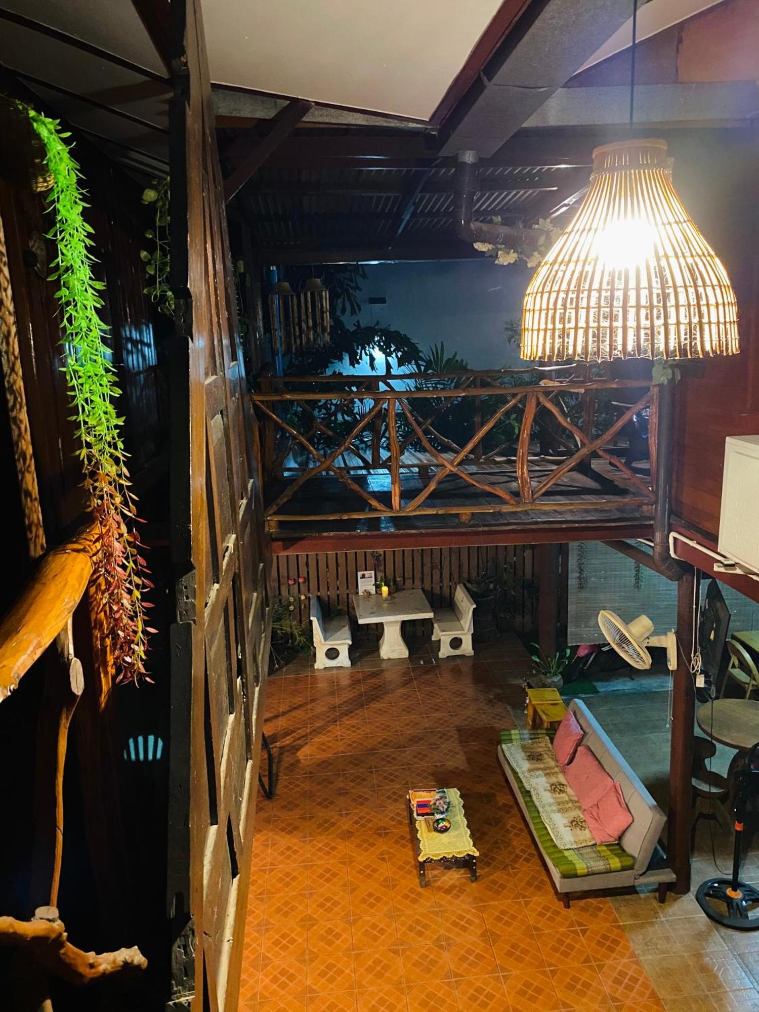 Banthai Guesthouse Phetchaburi Esterno foto