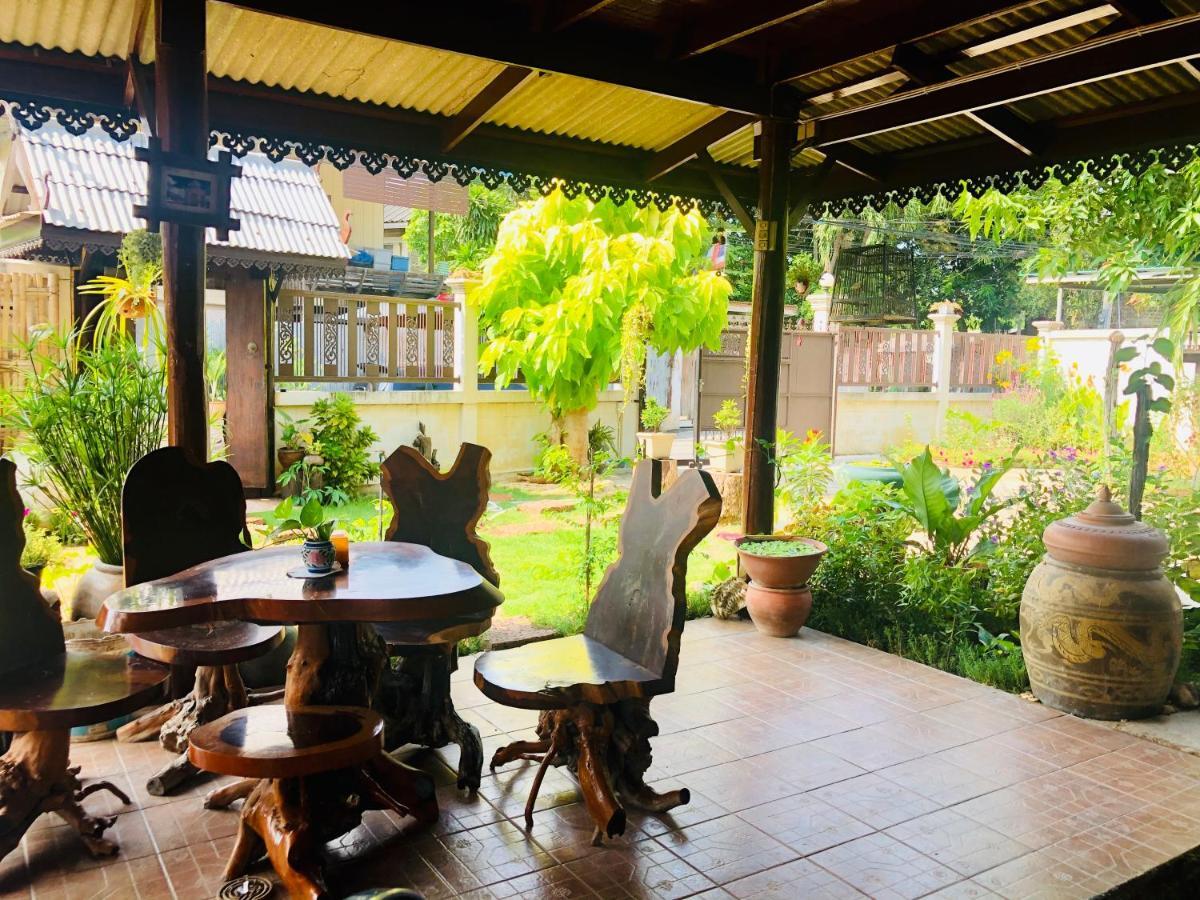 Banthai Guesthouse Phetchaburi Esterno foto
