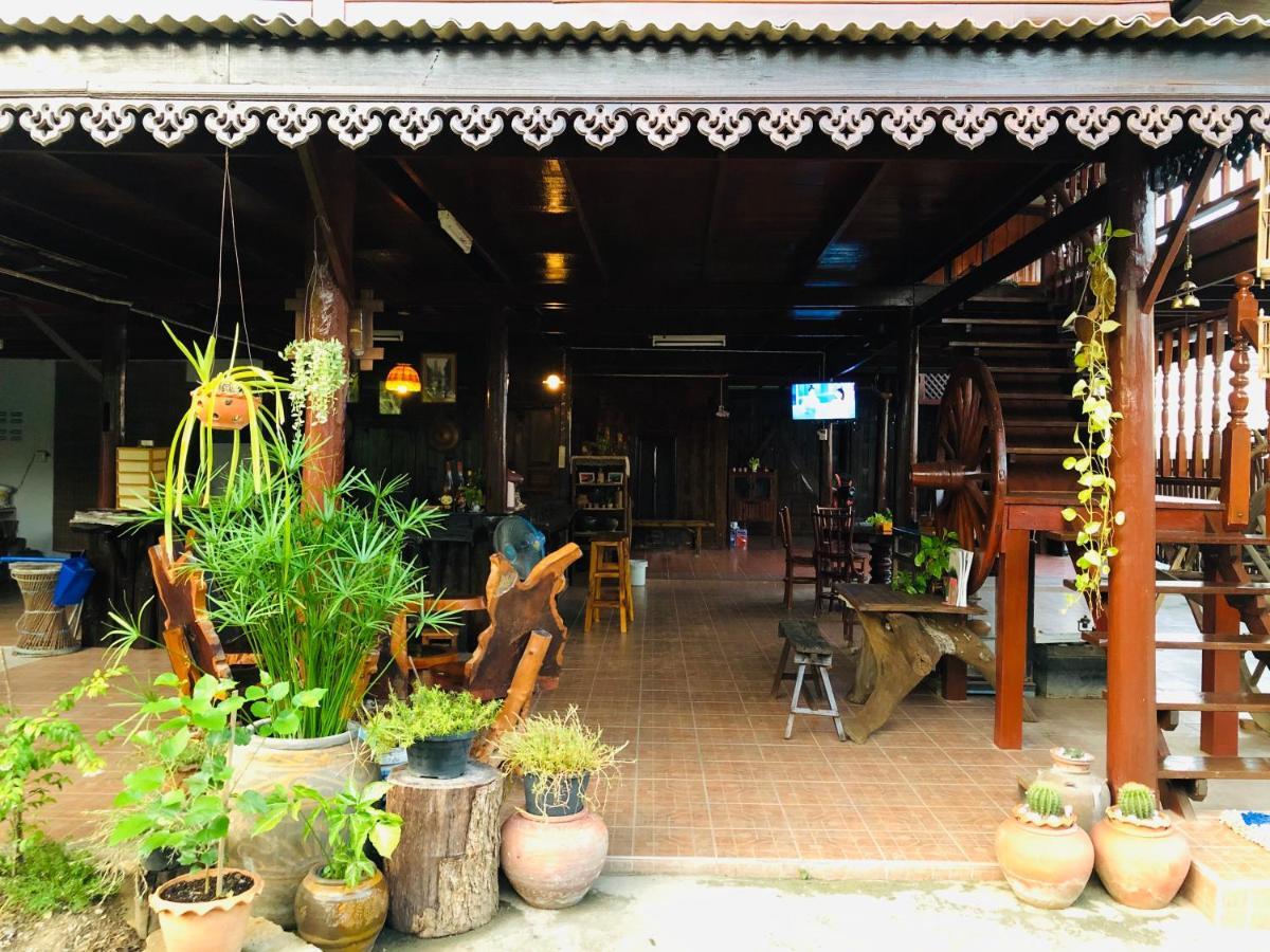 Banthai Guesthouse Phetchaburi Esterno foto